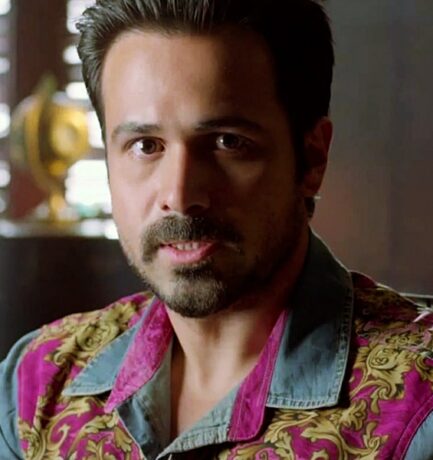 Raja Natwarlal Review – He Isn’t Fooling Anyone